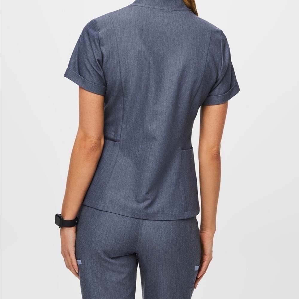 Figs Inala Slim Scrub Top
New in package
CORE STYLE
FIONX T - Picture 10 of 13